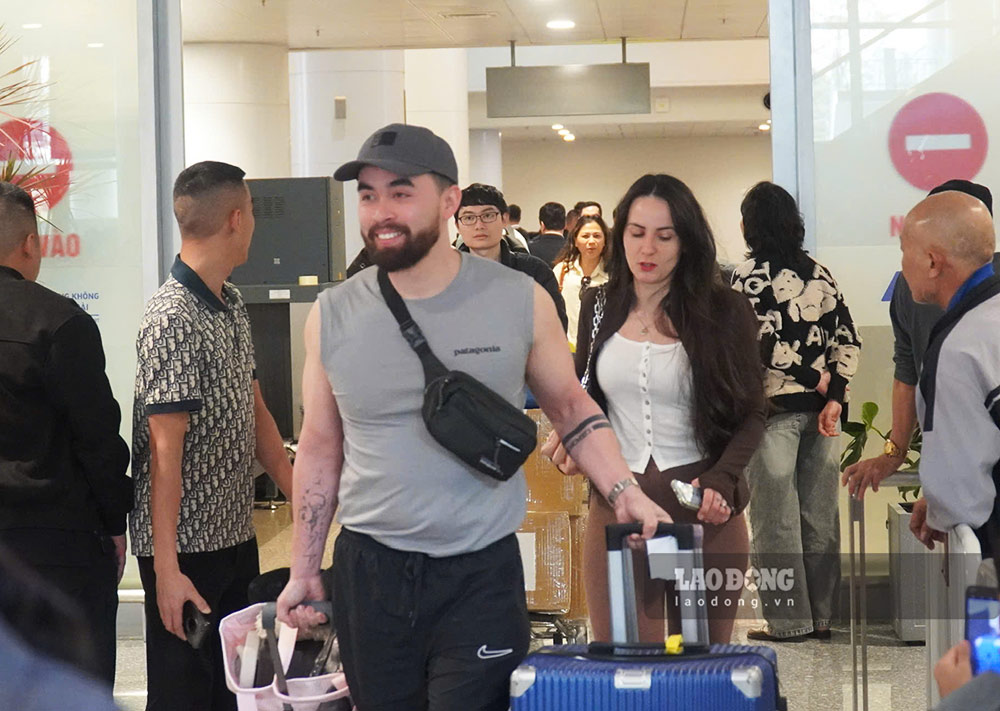 Việt Nam tiếp tục đón hơn 2 triệu khách quốc tế mỗi tháng